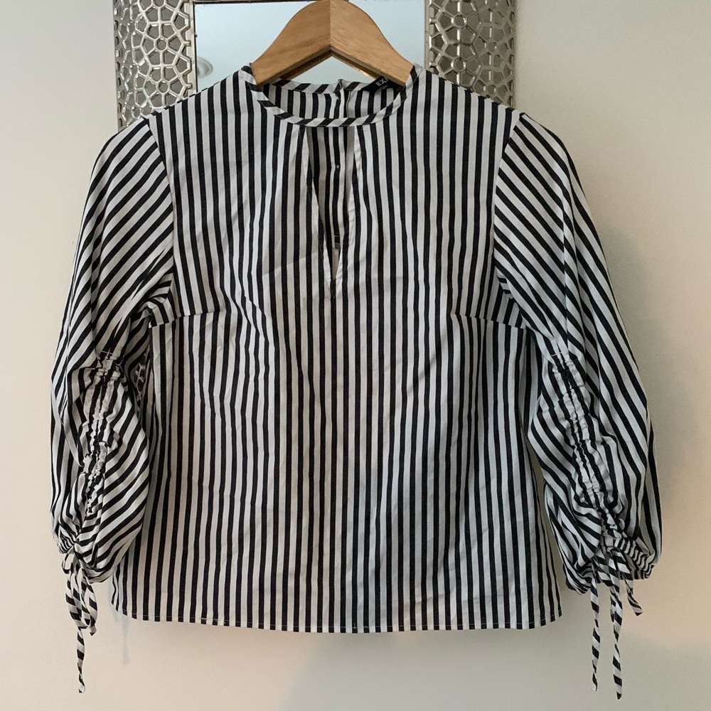 Express Vertical Striped Top